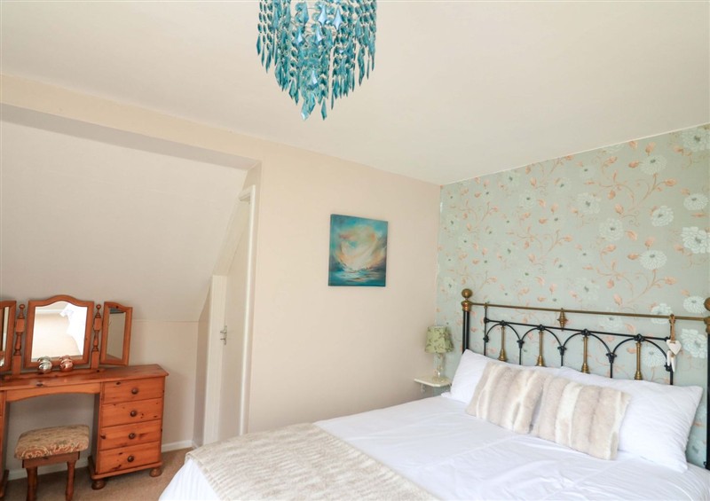 One of the 3 bedrooms (photo 2) at 3 Chantry Hill, Slapton