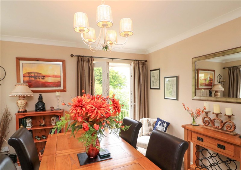The dining room at 3 Chantry Hill, Slapton