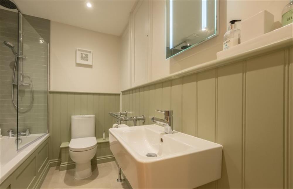 First floor: Bathroom  (photo 6) at 3 Chapel Cottages, Docking near Kings Lynn