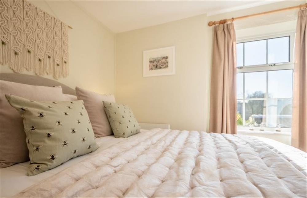 First floor: Master bedroom  (photo 7) at 3 Chapel Cottages, Docking near Kings Lynn
