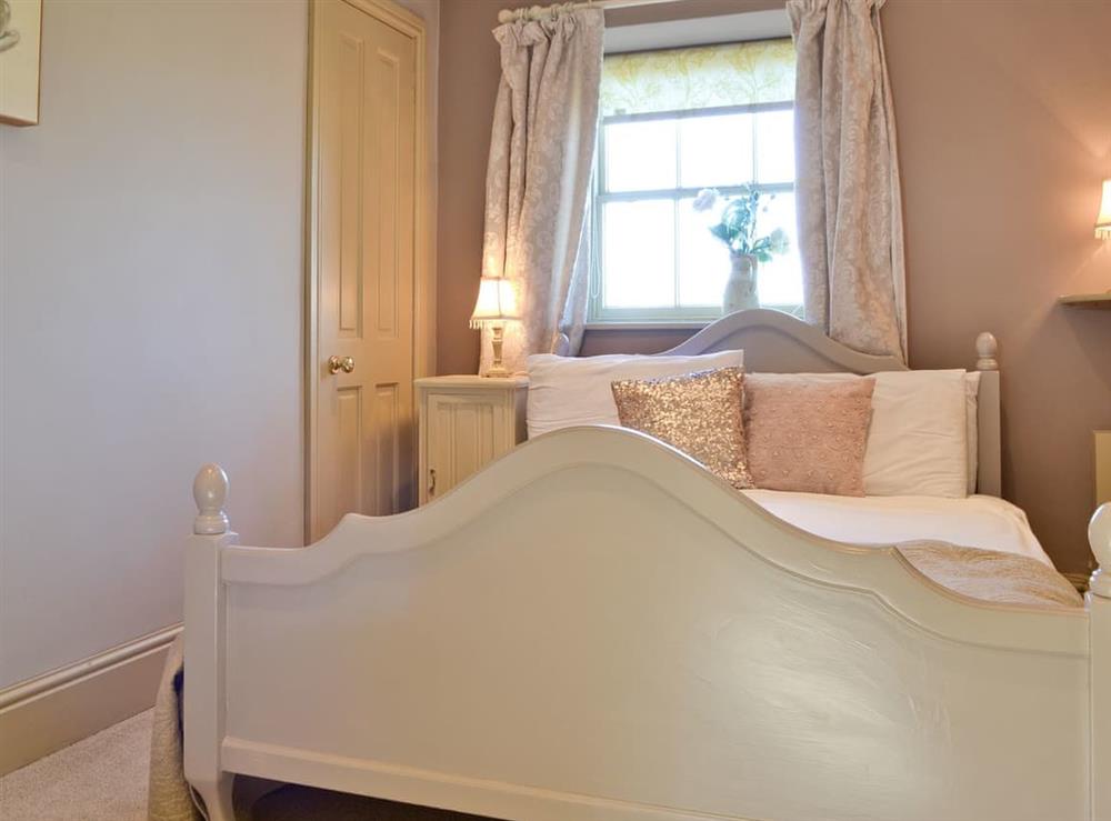 Comfortable double bedroom at 3 Gill Edge Cottages in Bainbridge, near Hawes, North Yorkshire
