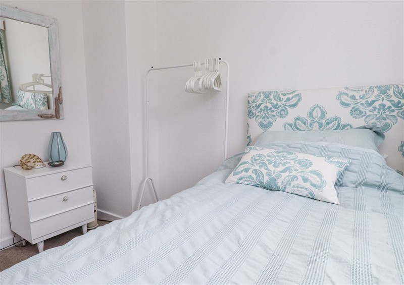 Bedroom (photo 3) at 3 Glyn Y Mor, Llanbedrog