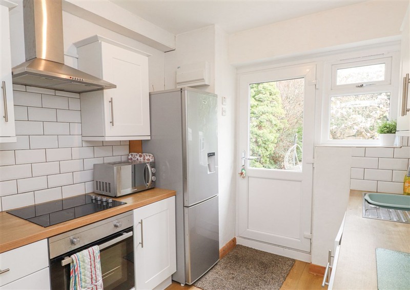 Kitchen at 3 Glyn Y Mor, Llanbedrog