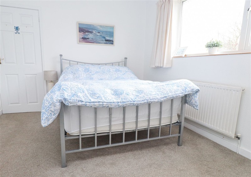 One of the 3 bedrooms (photo 2) at 3 Glyn Y Mor, Llanbedrog