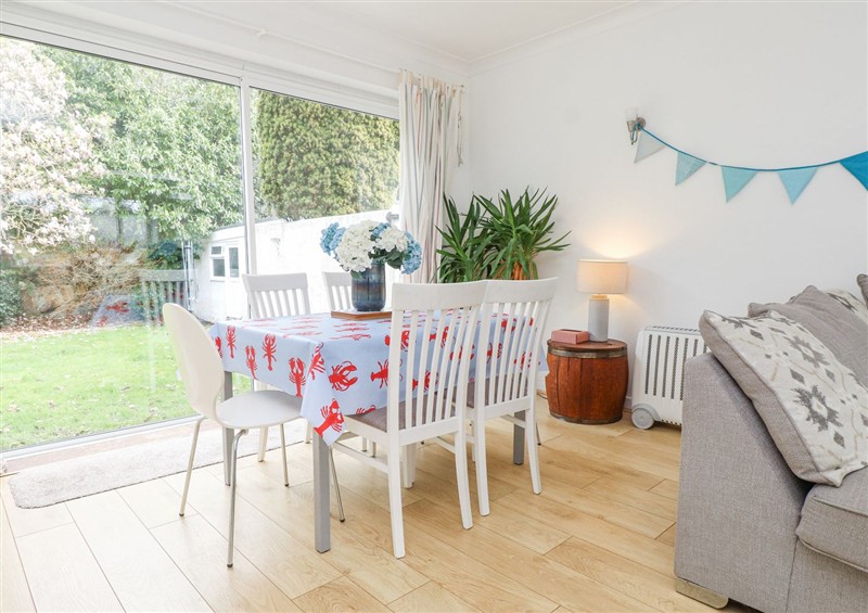 The dining room at 3 Glyn Y Mor, Llanbedrog