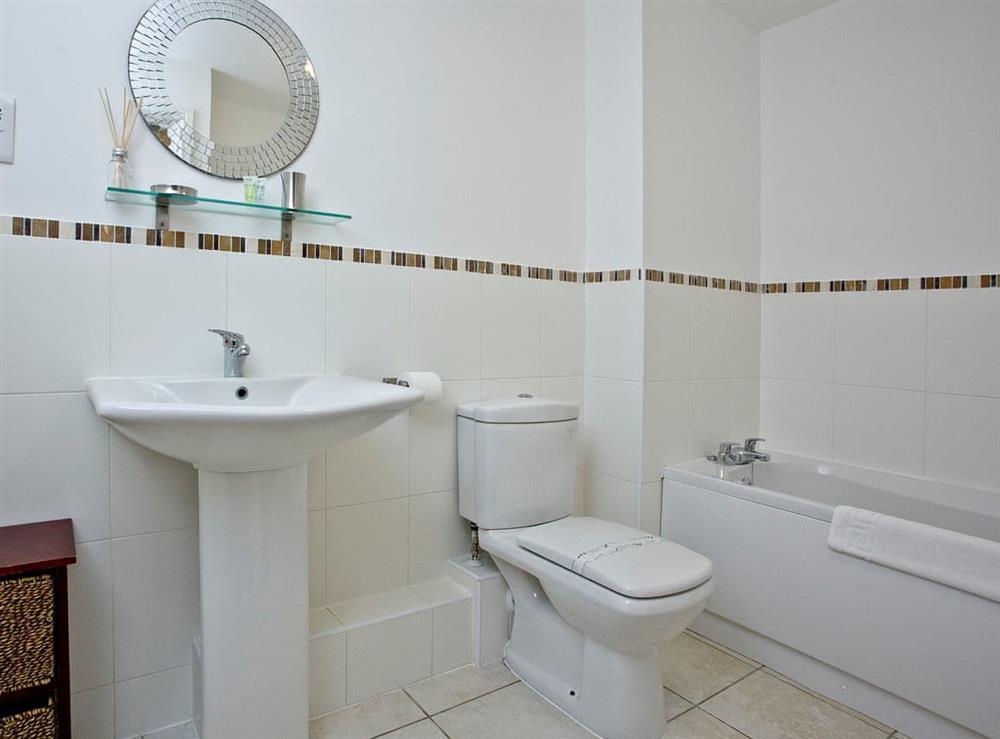 Bathroom at 3 Harbour View in Newquay, Cornwall