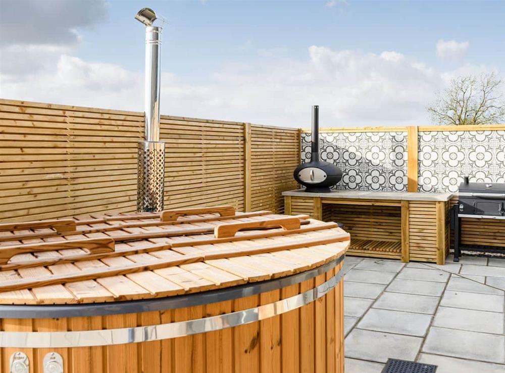 Hot tub at 3 Home Farm Barns in Little Steeping, Lincolnshire