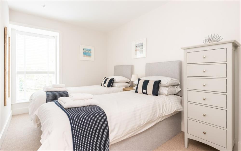Bedroom 3 with 3ft single beds at 3 Island Place (Saltstone) in Salcombe