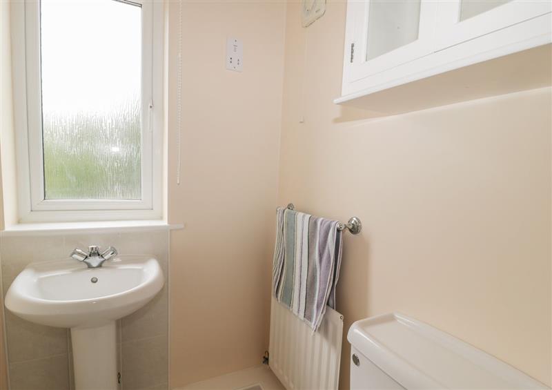 The bathroom at 3 Kings Field, Seahouses