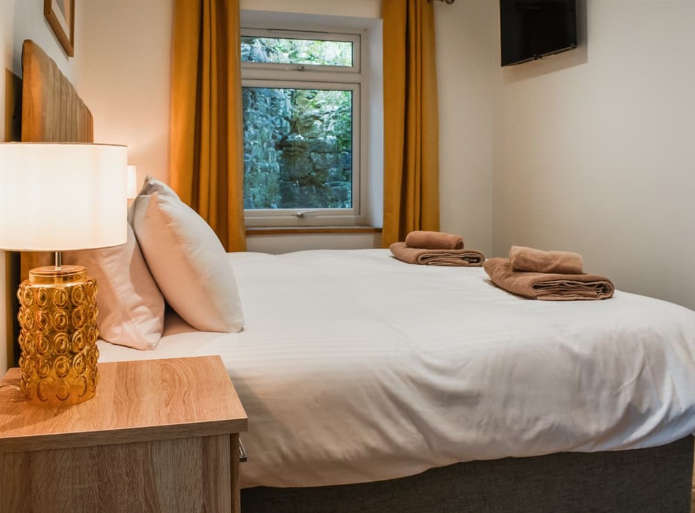 Double bedroom (photo 3) at 3 Le Dorney Villa in Par, Cornwall