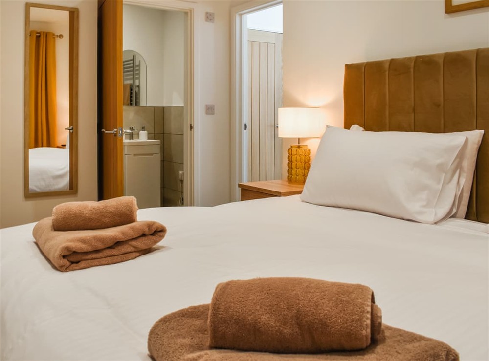 Double bedroom (photo 4) at 3 Le Dorney Villa in Par, Cornwall