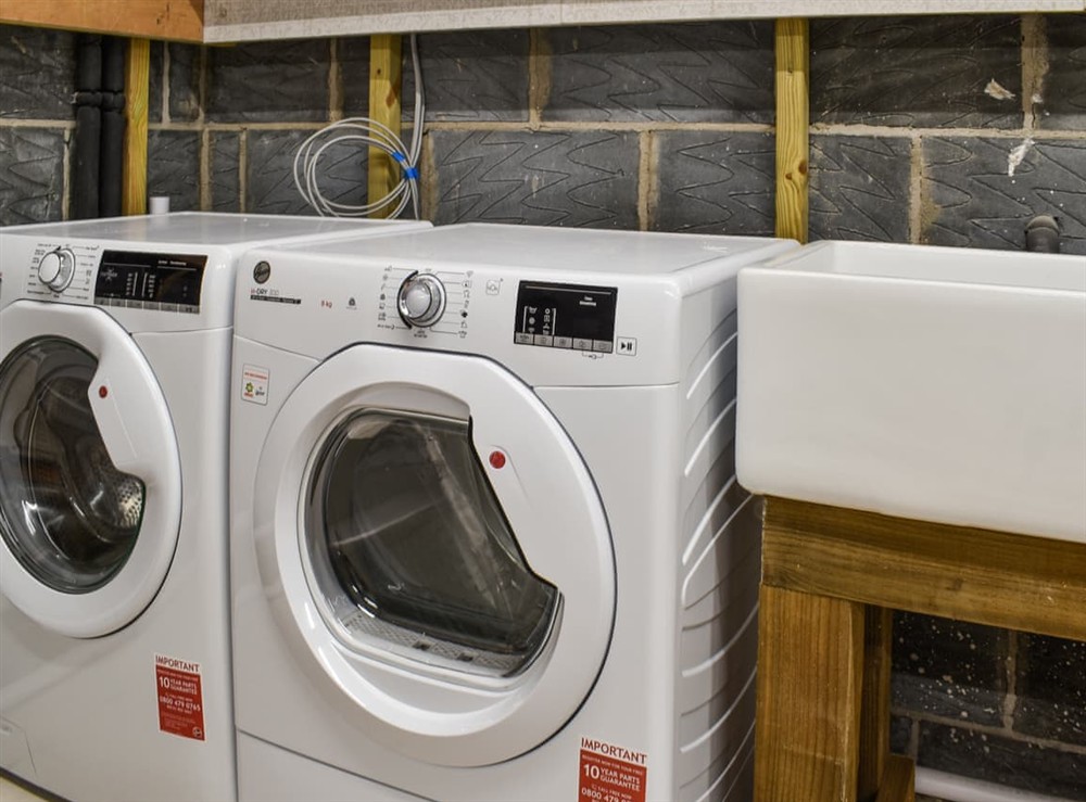 Utility room at 3 Le Dorney Villa in Par, Cornwall