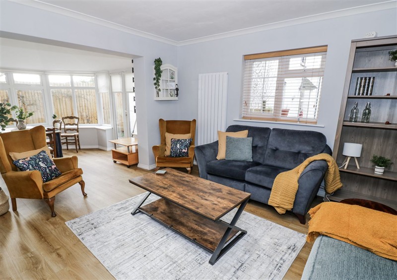 The living area at 3 Leycester Court, Warwick