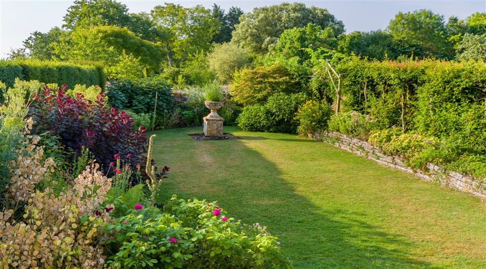 Sunken Garden at 3 Lytes Cottage in Somerton, Somerset