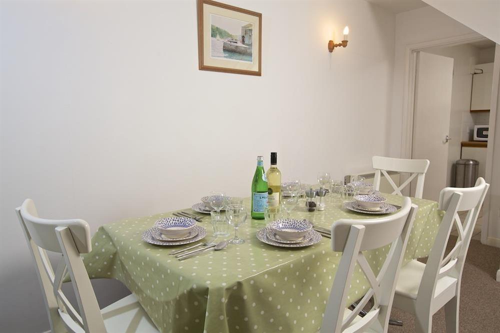 Dining table for six at 3 Moult Farm Cottage in , Salcombe