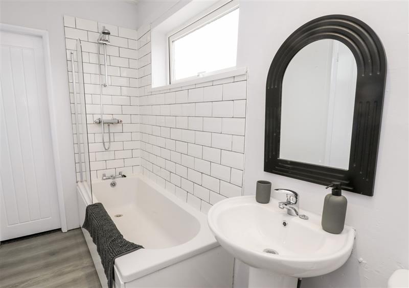 The bathroom at 3 Prospect Terrace, Marske-By-The-Sea