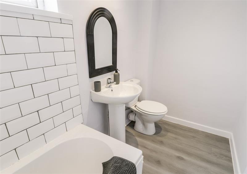 This is the bathroom at 3 Prospect Terrace, Marske-By-The-Sea