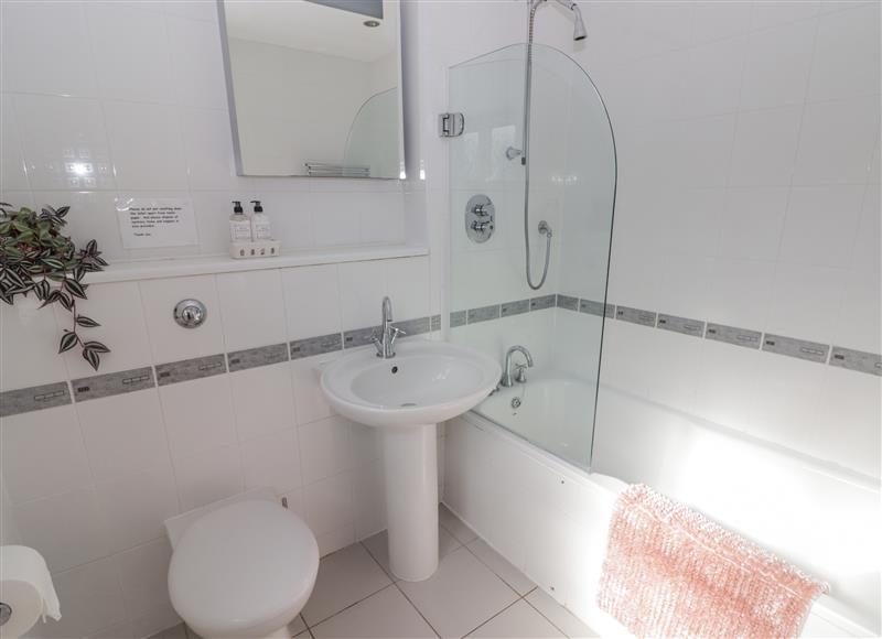 The bathroom (photo 2) at 3 Strawberry Close, Little Haven near Broad Haven