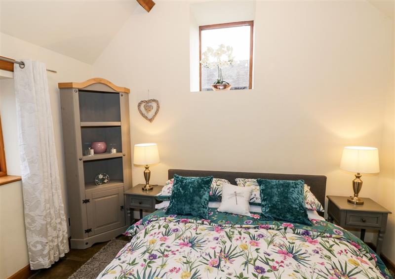A bedroom in 3 Sutton Barn at 3 Sutton Barn, Chelmarsh near Bridgnorth