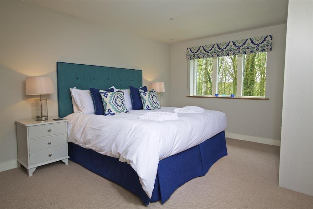 En suite double room with a super-King size (zip and link) bed at 3 The Drive in , Hillfield, Dartmouth