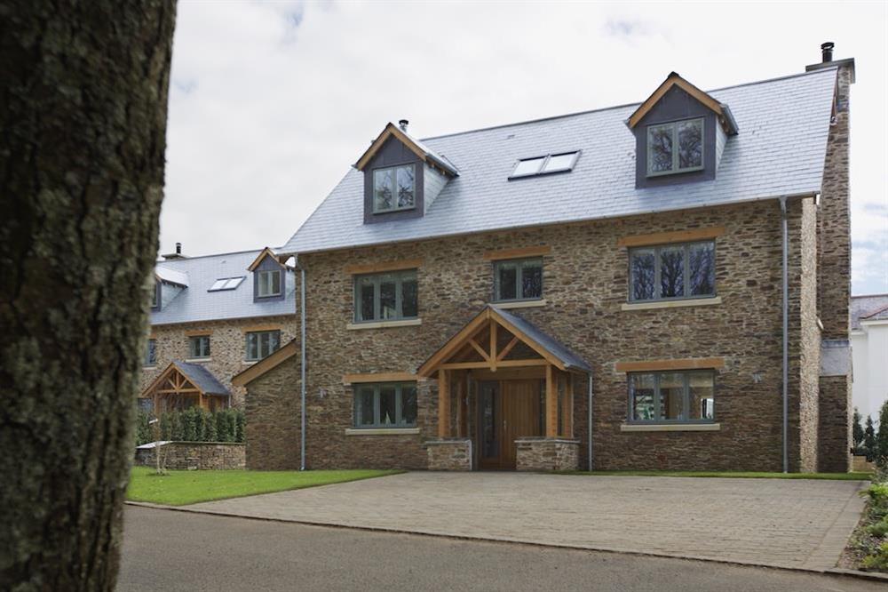 Spacious driveway with parking for 3-4 cars at 3 The Drive in , Hillfield, Dartmouth
