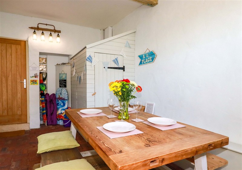 This is the dining room at 3 The Old Cornstore, St Agnes