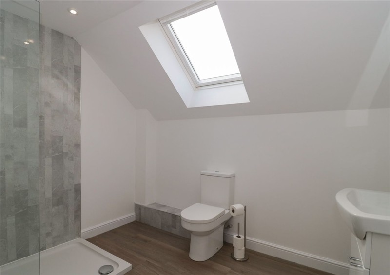 This is the bathroom (photo 3) at 3 The Stables, Watchfield near Highbridge