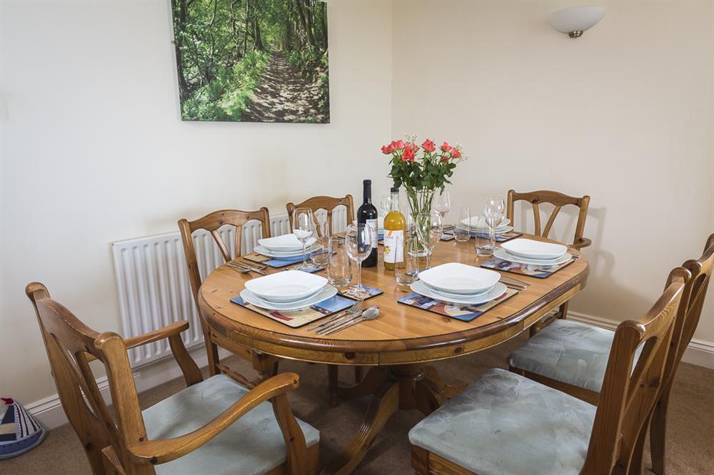 Dining area at 3 Thurlestone Rock Apartments in Thurlestone, Kingsbridge
