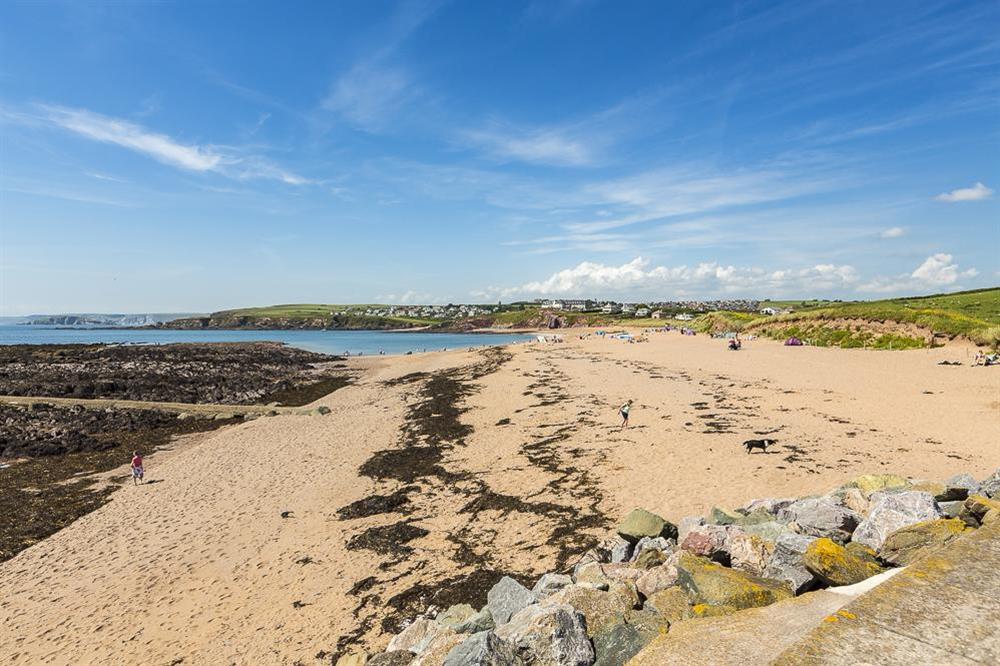 Thurlestone Sands beach is just a few steps away at 3 Thurlestone Rock Apartments in Thurlestone, Kingsbridge