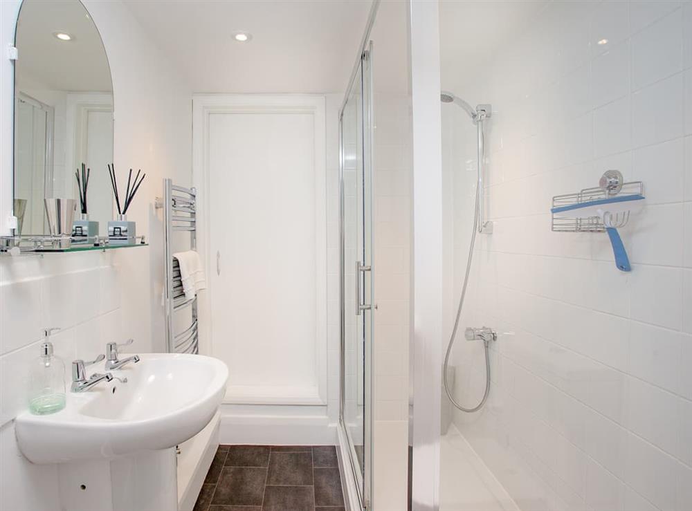 Shower room at 3 White Ladies in Stoke Fleming, near Dartmouth, Devon