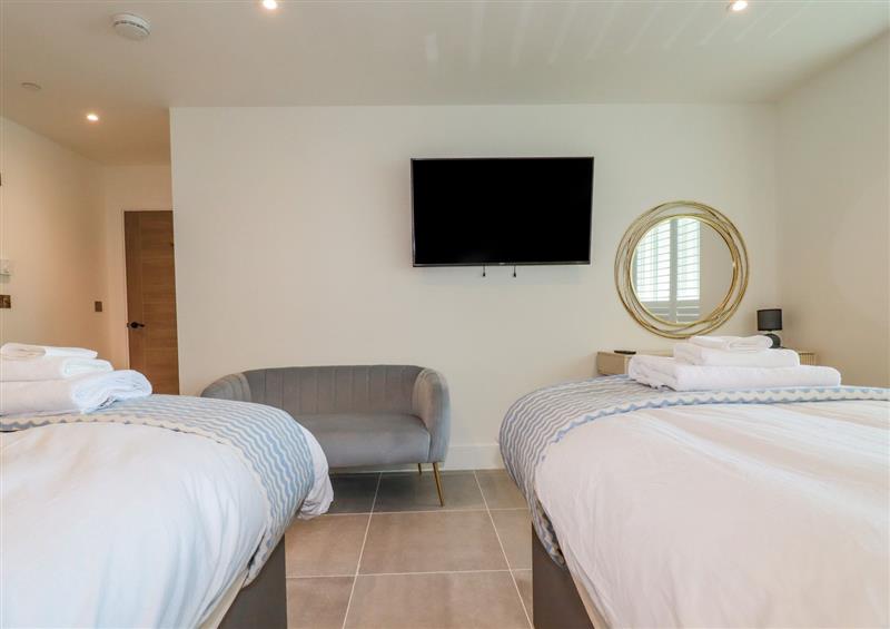 A bedroom in 30 Cliff Edge (photo 3) at 30 Cliff Edge, Newquay