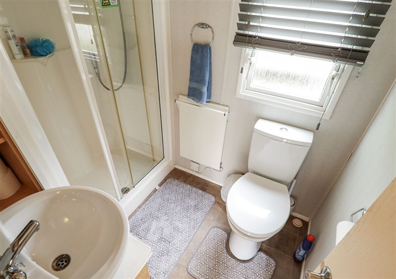Bathroom at 31 Castle View, Tattershall