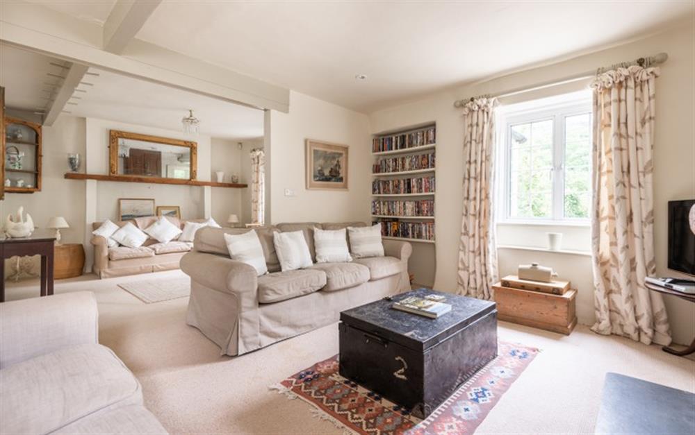 The spacious sitting room  at 32 Noss Mayo in Noss Mayo
