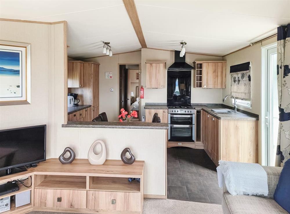 Open plan living space (photo 2) at 32 Skelmorlie in Wemyss Bay, Renfrewshire