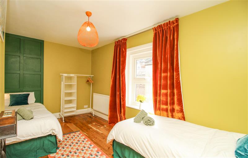 This is a bedroom at 33 High Street, Fortuneswell