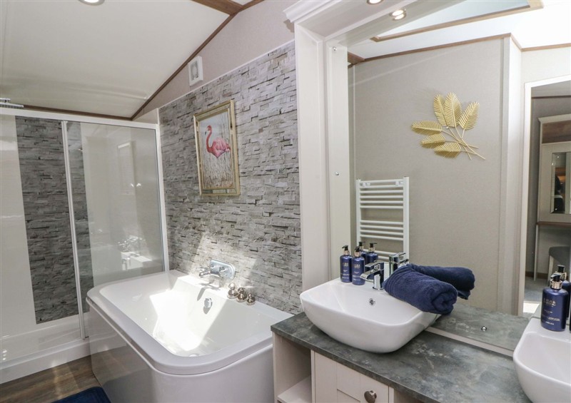 Bathroom at 34 The Beaumont, Llanarth