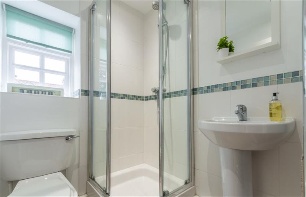 En-suite shower room at 36 High Street, Wells-next-the-Sea