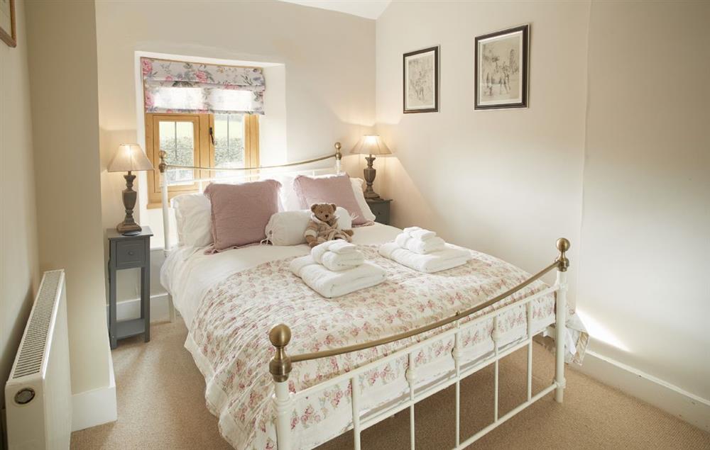 First floor:  Bedroom two with a 4ft6 double bed at 39 Foxtail Cottage, Blockley