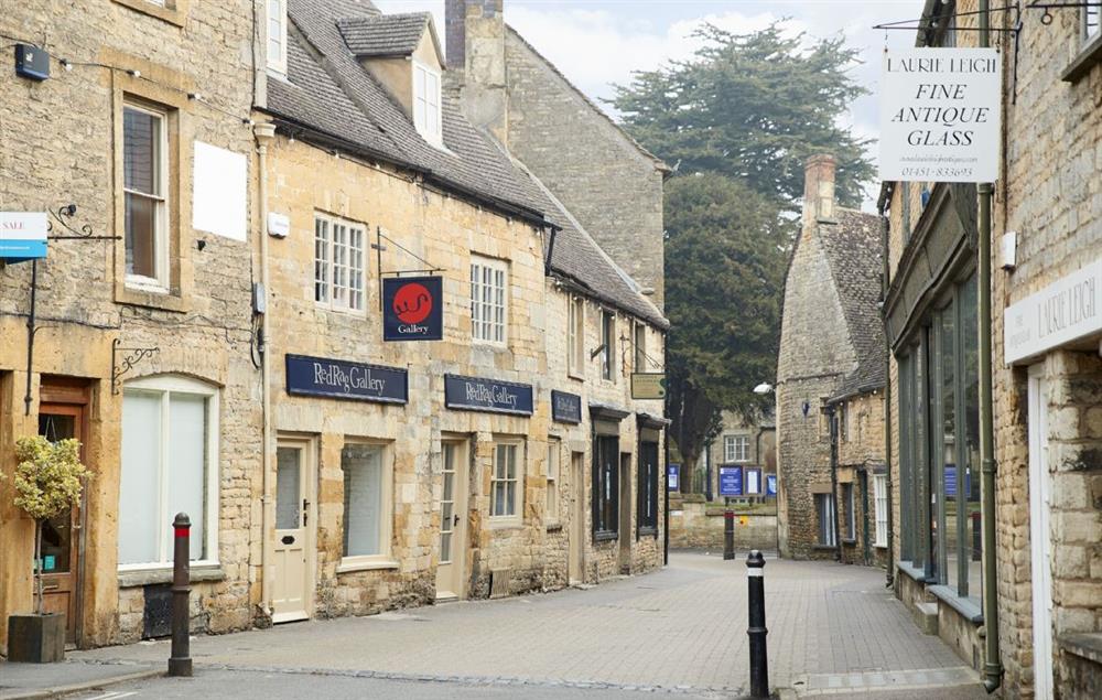 Stow-on-the-Wold with its honey-coloured buildings, cosy pubs, tiny tearooms and narrow streets