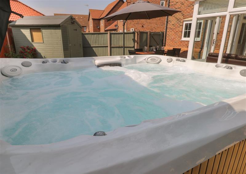 The hot tub at 39 Stable Field Way, Hemsby