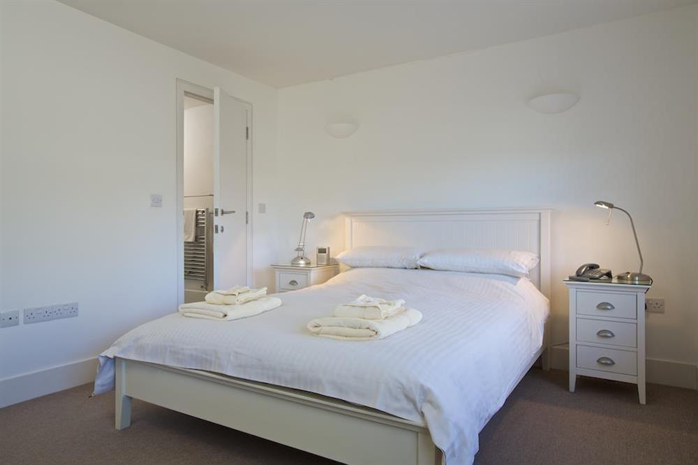 Master bedroom with King-size bed (photo 2) at 4 Blue View in , Salcombe