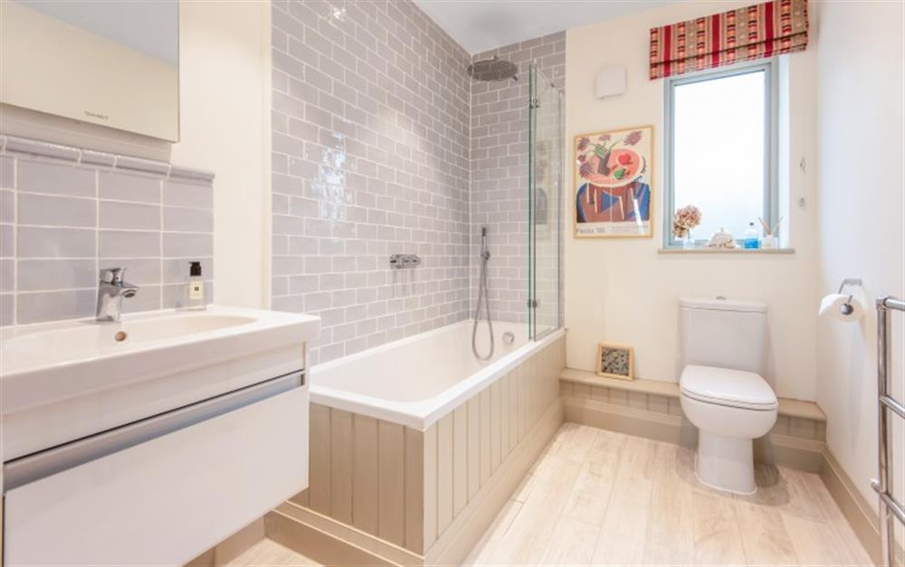 The family bathroom at 4 Chantry Hill in Slapton
