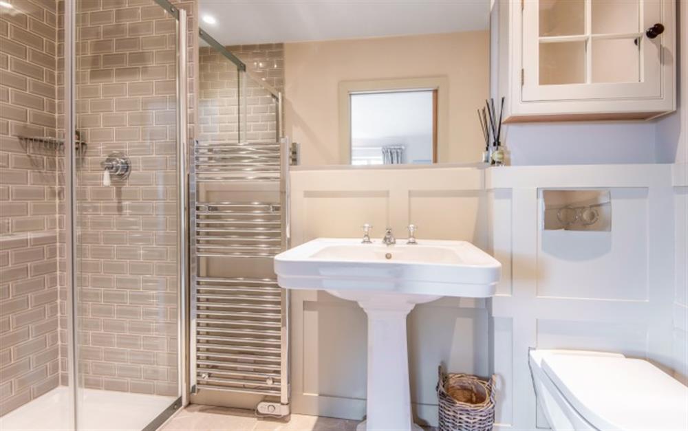 The master en suite at 4 Chantry Hill in Slapton