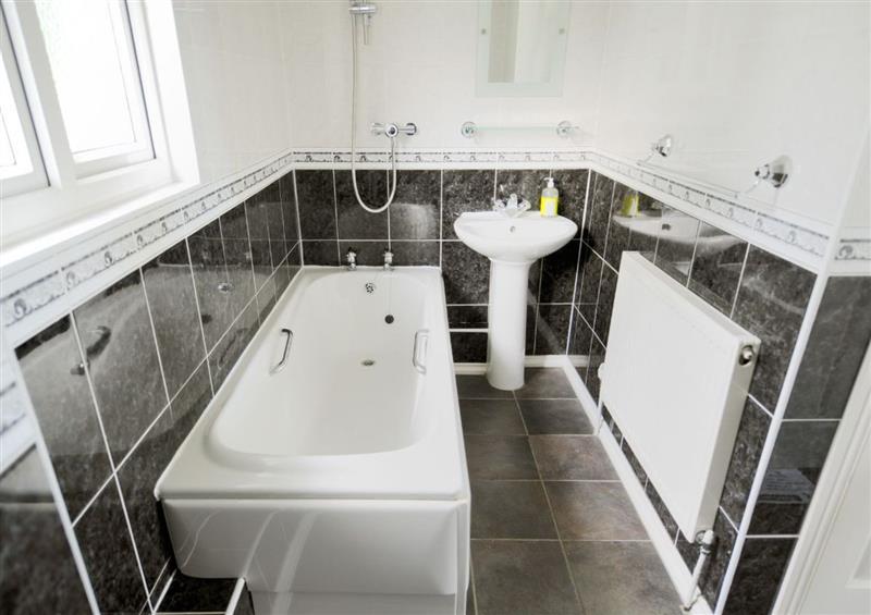 The bathroom at 4 Coram Court, Lyme Regis