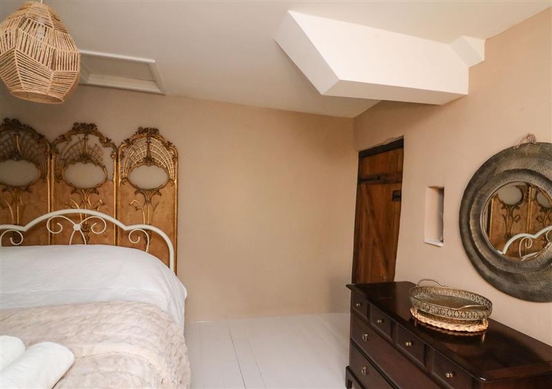 A bedroom in 4 Cumberland Cottages at 4 Cumberland Cottages, Ringmore
