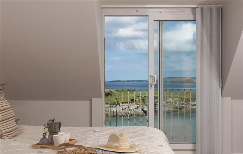 A bedroom in 4 Glendorgal Sands at 4 Glendorgal Sands, Cornwall
