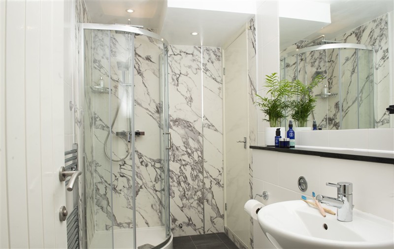 Bathroom (photo 3) at 4 Glendorgal Sands, Cornwall