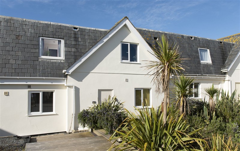 The setting of 4 Glendorgal Sands (photo 2) at 4 Glendorgal Sands, Cornwall