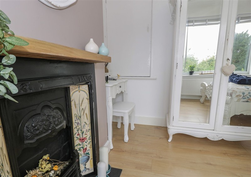 Inside (photo 2) at 4 Haven Villas, Conwy