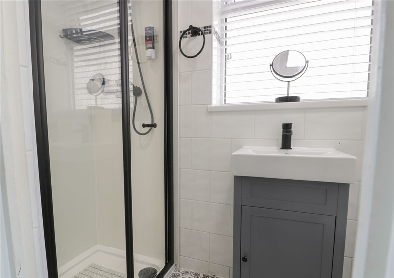 The bathroom (photo 2) at 4 Haven Villas, Conwy